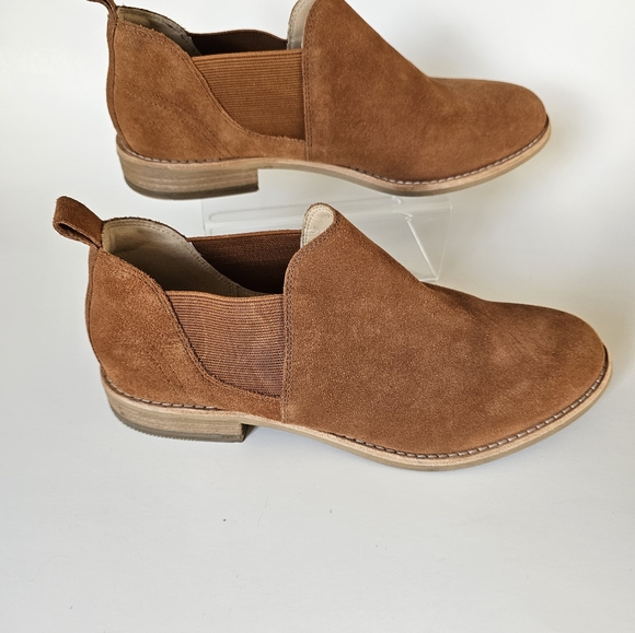 CLARKS Edenvale Page Dark Tan Suede Slip-on Booties Shoes size 9 - Picture 4 of 6